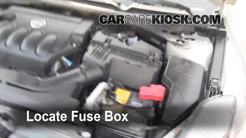 2007 Nissan Altima S 2.5L 4 Cyl. Fuse (Engine) Replace